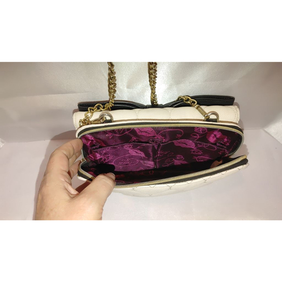 Betsey Johnson Convertible Crossbody/Clutch/Handbag - Picture 6 of 10